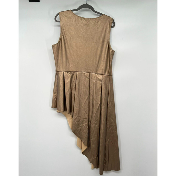 NWT Ashley Stewart Asymetric Metallic Faux Leather Top 18/20 Gold Sleeveless - Picture 2 of 6